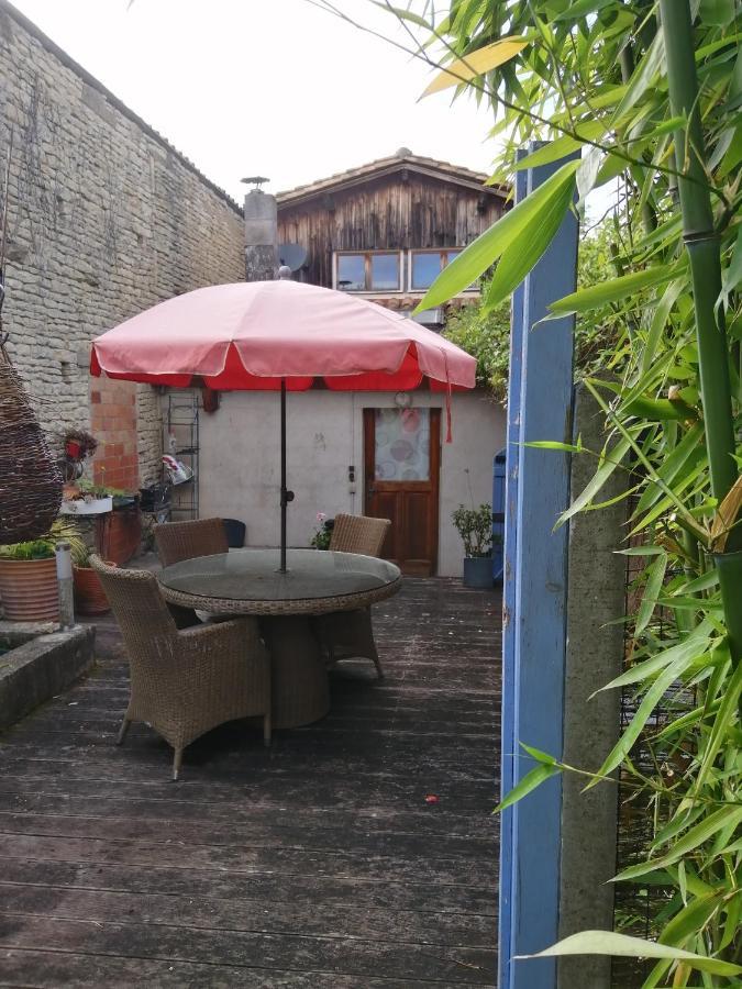 The Bean Barn Apartment Arçais Екстериор снимка